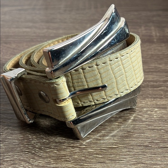 Vintage Woman’s State of The Art  Tan Leather Belt with Silver Buckle 7/8 - Picture 1 of 9